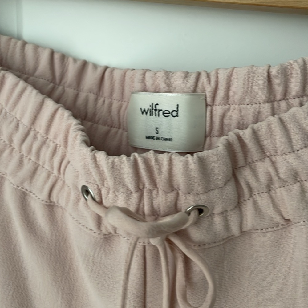 BLUSH PINK - Aritzia Wilfred Buffon Pants